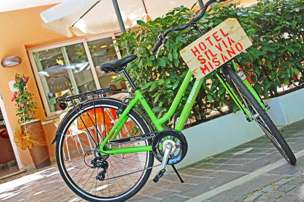 Hotel Silvia Misano Adriatico Exterior foto